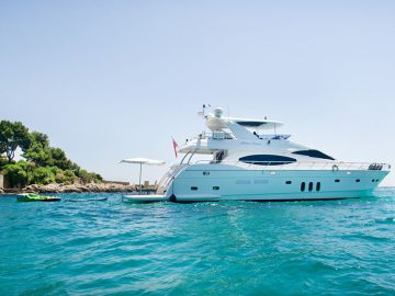 Ibiza yacht rental Yacht Mida 24